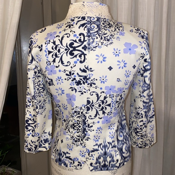 Notations ladies petite blue white floral blazer lace trim light jacket Small PS - Picture 2 of 9